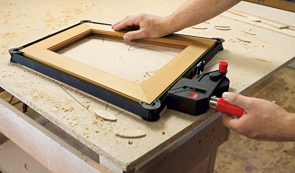 BAN700 Зажим ленточный, 7 м, уголки адаптируемые (4 шт) в комплекте BAN700 Зажим ленточный, 7 м, уголки адаптируемые (4 шт) в комплекте