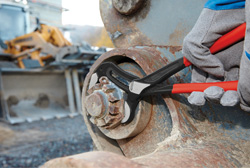 ALLIGATOR клещи переставные, зев 90 мм, длина 400 мм, фосфатированные, обливные ручки ALLIGATOR клещи переставные, зев 90 мм, длина 400 мм, фосфатированные, обливные ручки