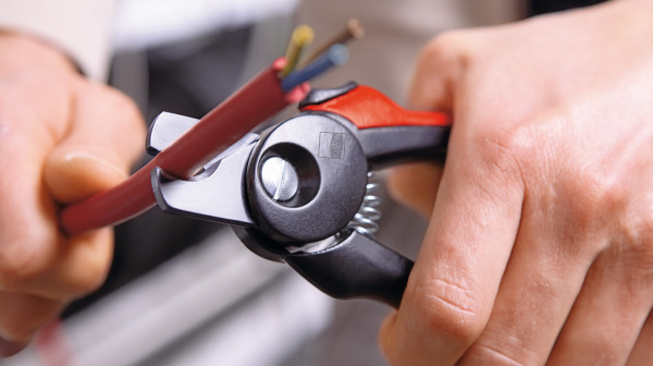 D49-2 Кабелерез, для многожильного кабеля до Ø 10 мм, 160 мм, нерж, эргономичные ручки ERGO D49-2 Кабелерез, для многожильного кабеля до Ø 10 мм, 160 мм, нерж, эргономичные ручки ERGO