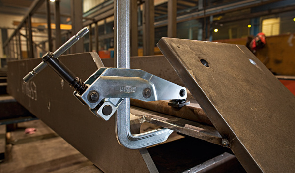 GRA100-12 Струбцина с манипулятором для труднодоступных мест 1000/120, 7.5 кН GRA100-12 Струбцина с манипулятором для труднодоступных мест 1000/120, 7.5 кН