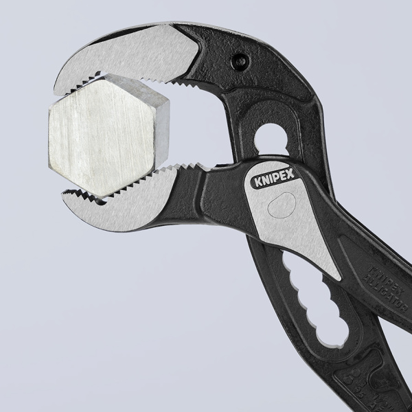 ALLIGATOR клещи переставные, зев 90 мм, длина 400 мм, фосфатированные, обливные ручки, SB ALLIGATOR клещи переставные, зев 90 мм, длина 400 мм, фосфатированные, обливные ручки, SB