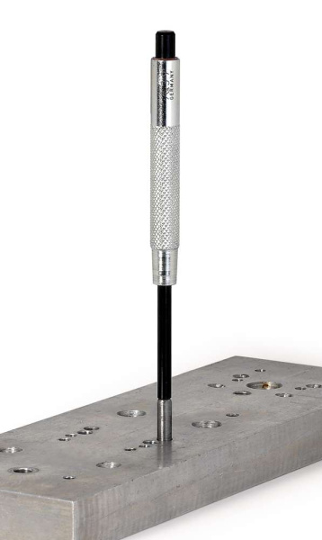 Выколотка с подвижной направляющей втулкой, Ø 3.9 мм, корпус Ø 8 мм, круглый профиль, Cr-V, цинковое хромирование, 100 мм Выколотка с подвижной направляющей втулкой, Ø 3.9 мм, корпус Ø 8 мм, круглый профиль, Cr-V, цинковое хромирование, 100 мм