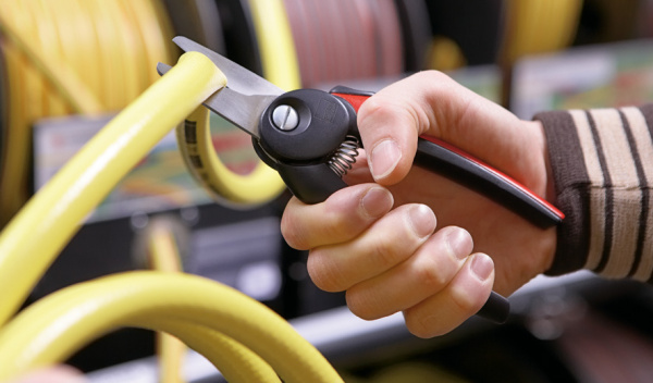 D48-2 Ножницы комбинированные, прямые, 190 мм, лезвия с зубцами, нерж, эргономичные ручки ERGO D48-2 Ножницы комбинированные, прямые, 190 мм, лезвия с зубцами, нерж, эргономичные ручки ERGO