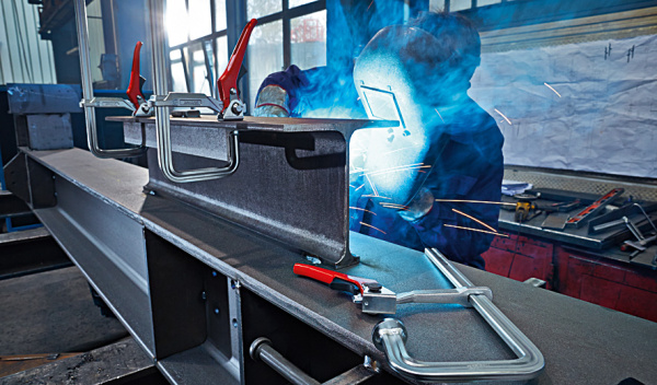 GU25-12-6H Струбцина U-образная рычажная лёгкая 250/120, 3.8 кН GU25-12-6H Струбцина U-образная рычажная лёгкая 250/120, 3.8 кН