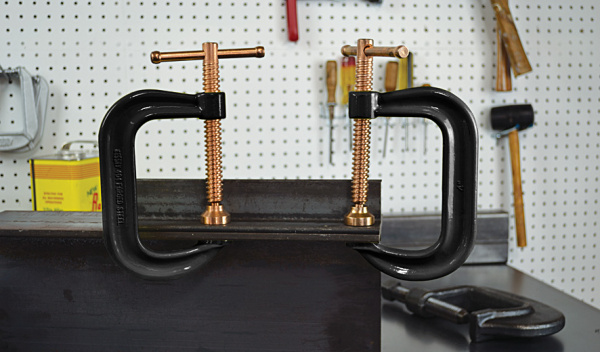 CDF403C Струбцина C-образная, ширина зажима 75 мм, вынос 60 мм, 13 кН, медное покрытие винта CDF403C Струбцина C-образная, ширина зажима 75 мм, вынос 60 мм, 13 кН, медное покрытие винта